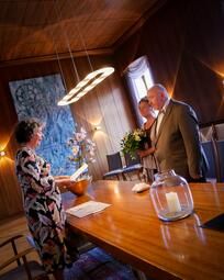 Speed-Weddings: 40 Hochzeiten bei 40 Grad