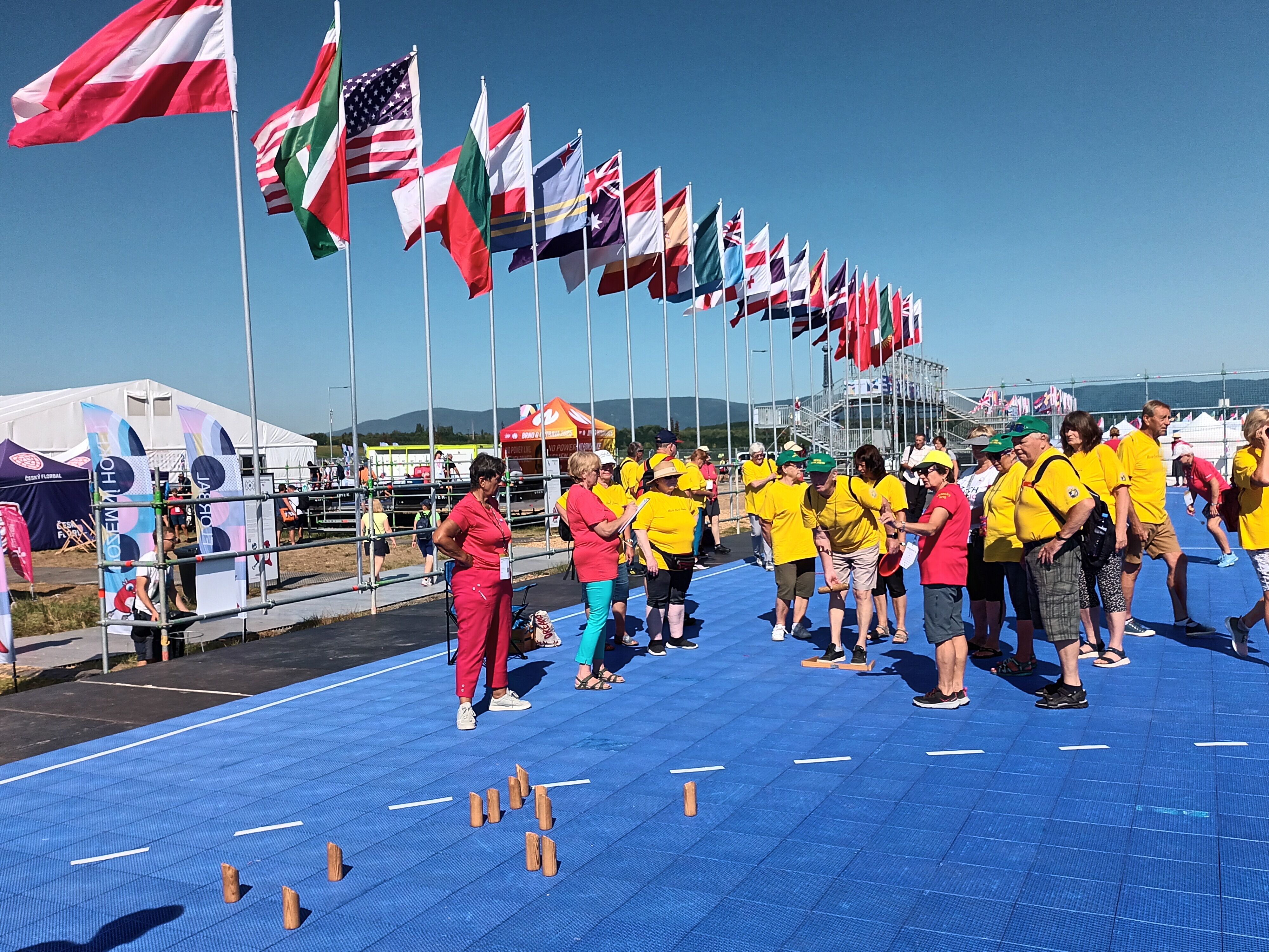 Olympijský festival U Jezera Most přivítal seniory na dni plném sportu a zábavy
