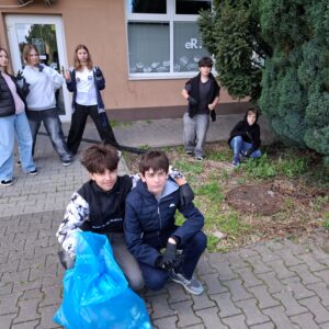 Žiaci zo seneckých škôl opäť pomohli mestu pri príležitosti Dňa Zeme