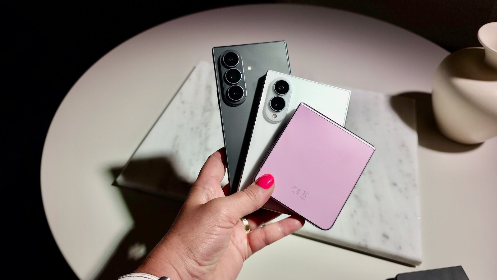 Samsung chystá veľké prekvapenie. Po skladacích modeloch môže prísť prvý rolovací smartfón