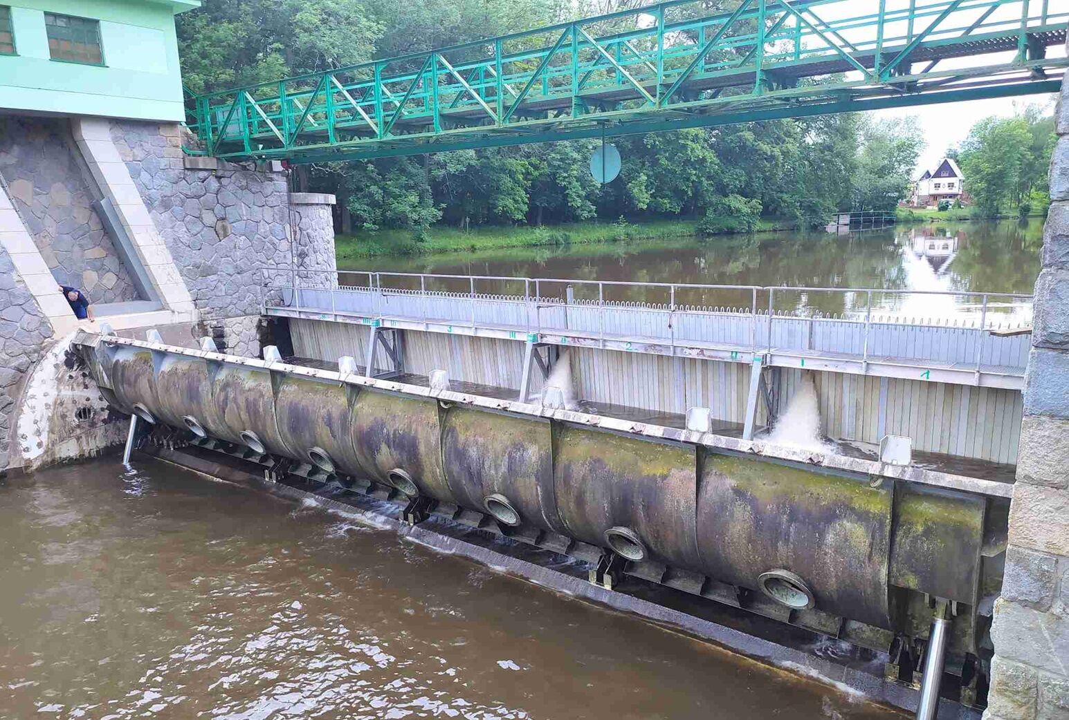 Na jezu v Doksanech jsme demontovali provizorní hrazení, na údržbě budeme pokračovat za vhodných hydrologických podmínek