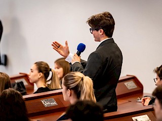 Diskusia predsedu vlády so študentmi v Trenčíne