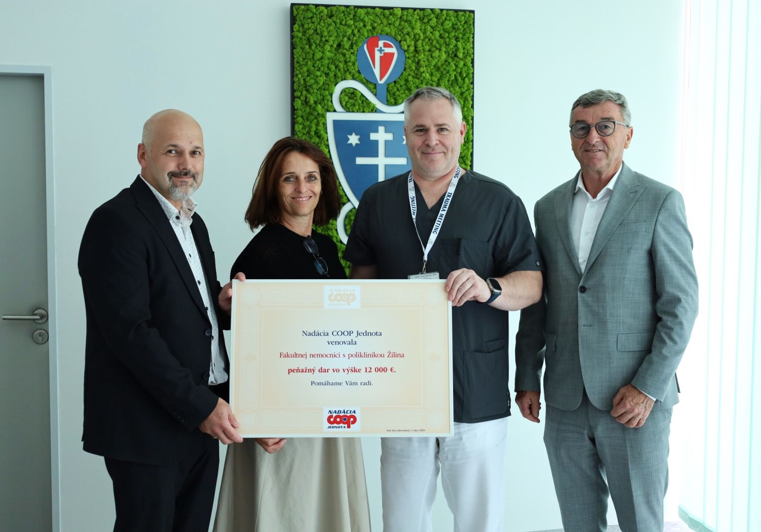 Nadácia COOP Jednota darovala žilinskej nemocnici dve moderné sonografické zariadenia
