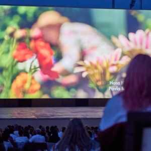 Predpremiéra filmu Bardotky zaplnila amfiteáter