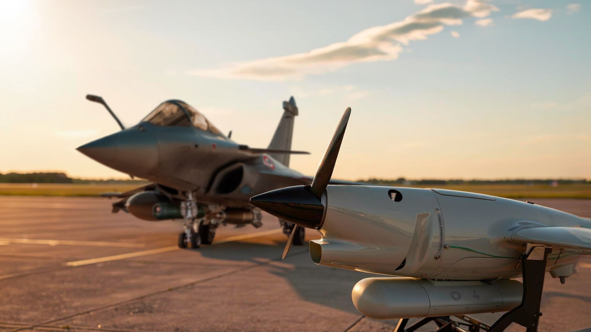 NAMIB, le nouveau produit de guerre électronique embarqué développé par Harmattan AI et Dassault Aviation, réalise un vol collaboratif avec un Rafale