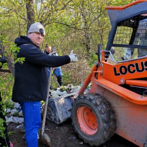 Tri vlečky odpadu na Guláške