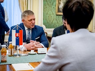 Predseda vlády SR Robert Fico prijal na úrade vlády eurokomisárku pre rozšírenie Martu Kosovú