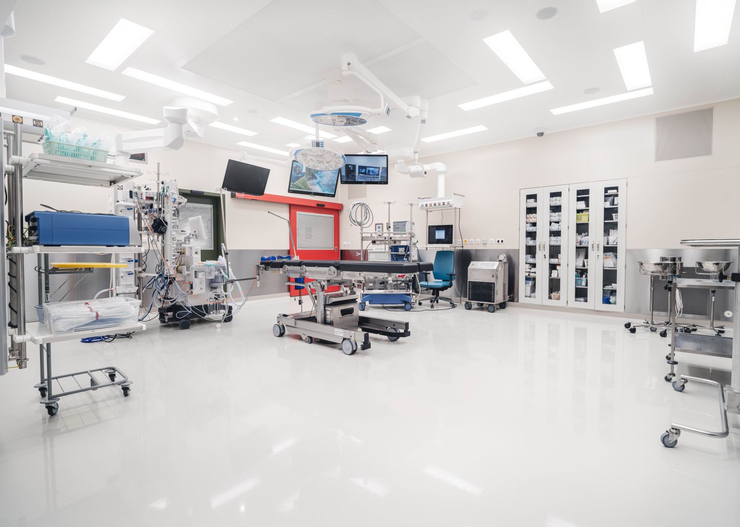 Nové Centrum kardiovaskulární a transplantační chirurgie v Brně otevřelo své brány. SYNER byl součástí realizačního sdružení