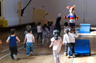 „Fit für die Schule – im Wasser und an Land“