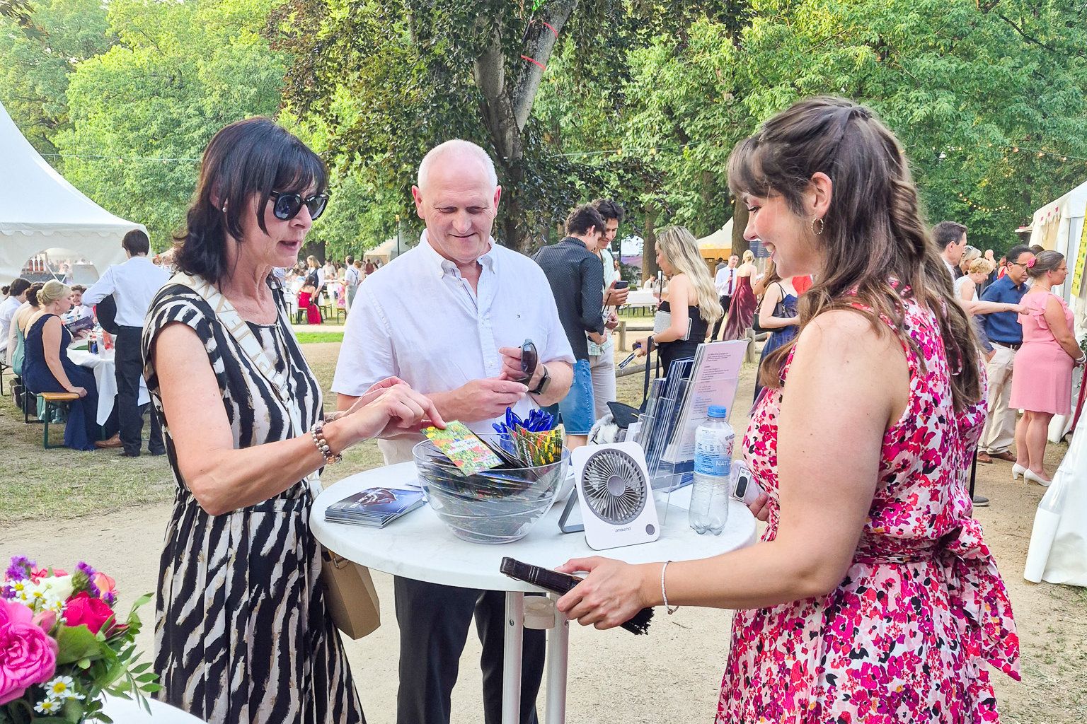 Sommerstimmung und gelebte Verbundenheit: Das Alumni-Netzwerk beim Schlossgartenfest 2026