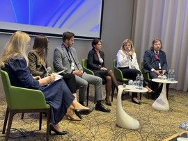 PEDAGOGICKÁ FAKULTA UK V BRATISLAVE HOSTÍ DEKANOV PEDAGOGICKÝCH FAKÚLT ČESKA A SLOVENSKA