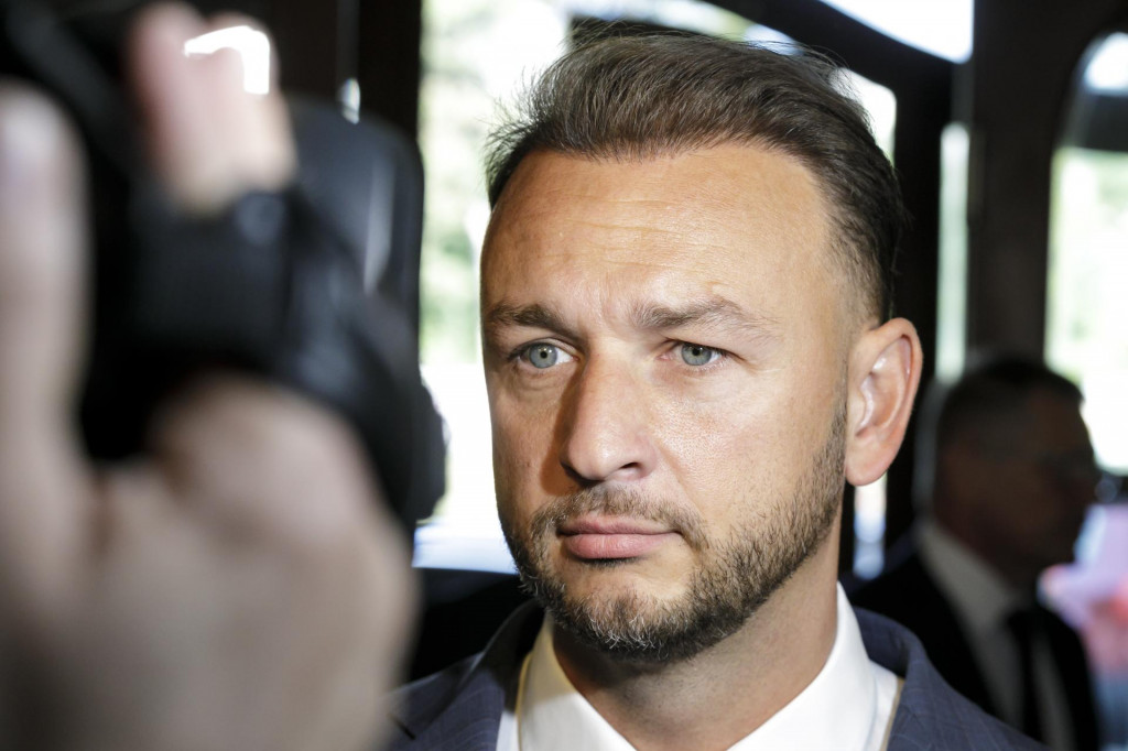 Šutaj Eštok predstavil dve opatrenia na podporu ekonomiky. Pomôcť majú matkám a rodinám s deťmi
