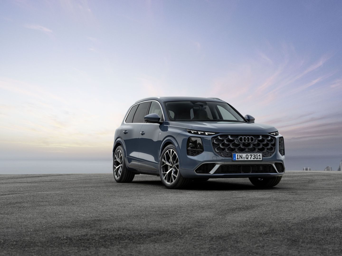 Third generation of the successful SUV: new Audi Q7 combines versatility and performance