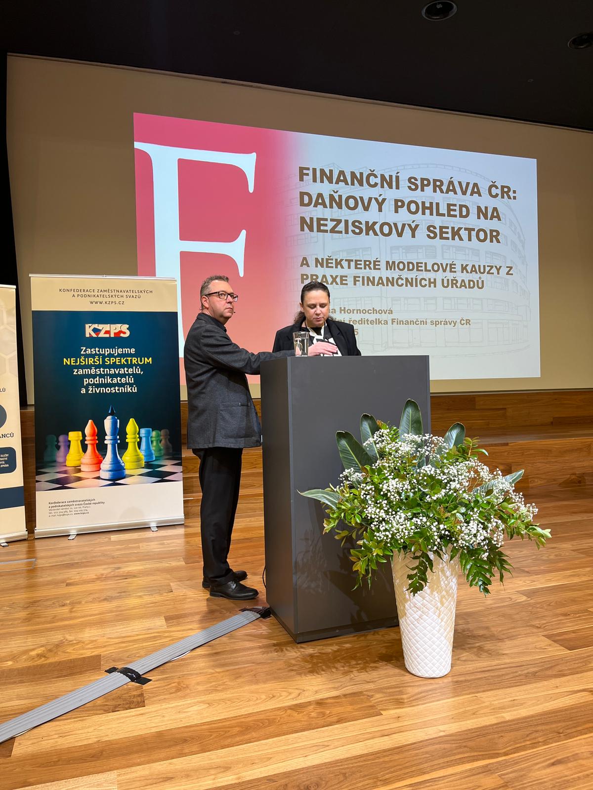 Umělá inteligence jako výzva pro úspěšné sbírkové kampaně? I o tom byla řeč na letošní konferenci NEZISKOVKY 2026.