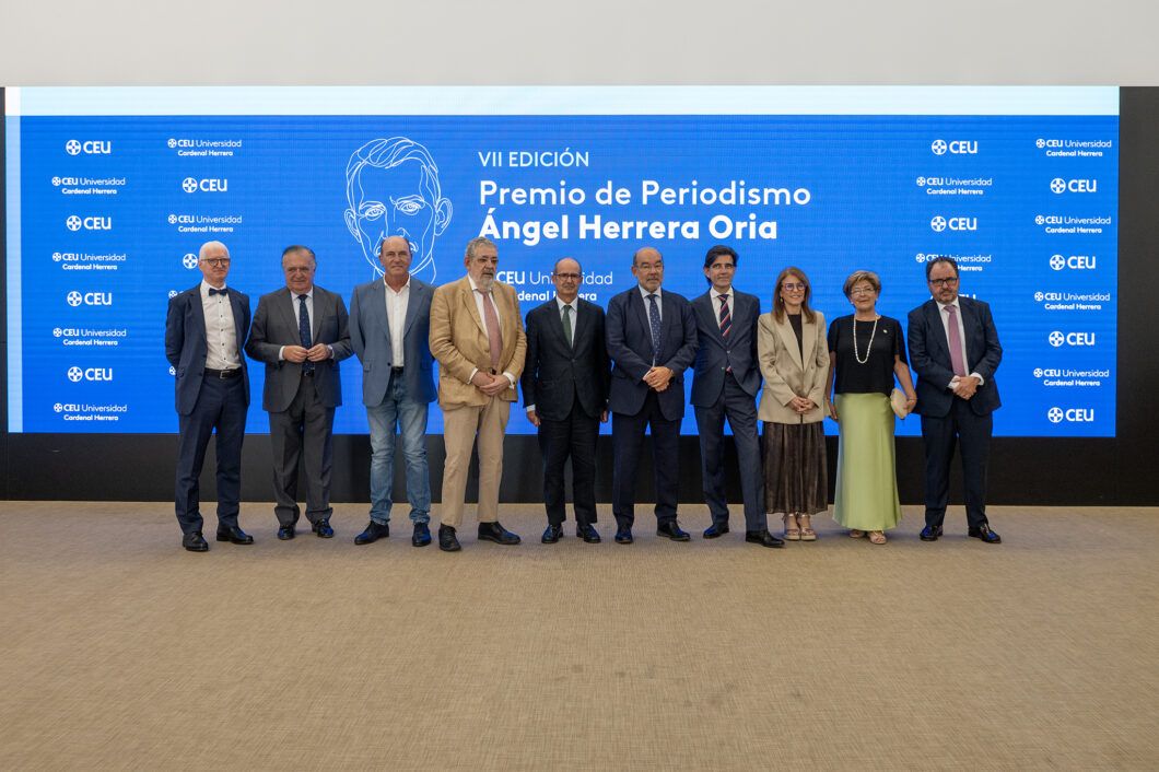 La CEU UCH reconoce la trayectoria de Ángel Expósito con el VII Premio Ángel Herrera Oria de Periodismo