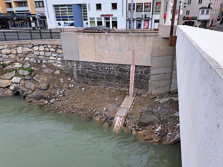 Steinbrücke Schwaz: Modernisierter Inn-Pegel wieder vollständig in Betrieb