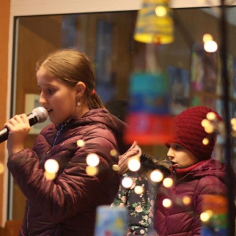 Uspela včelia záhrada aj komunitné grilovanie