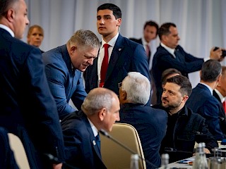 Robert Fico na samite EPC: Európa si uvedomuje, že sa musí postarať sama o seba