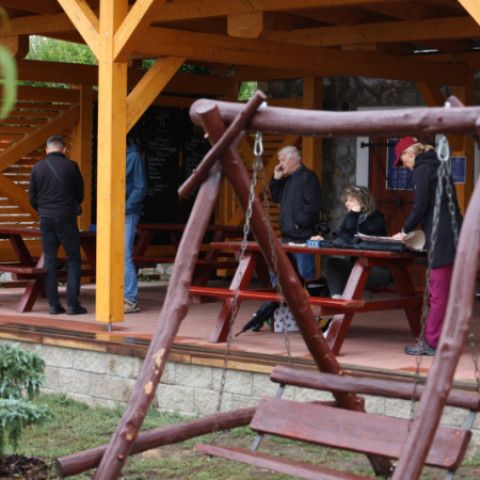 Výtvarníci zo Senice a Veľkých Pavlovíc opäť tvorili na Pálave