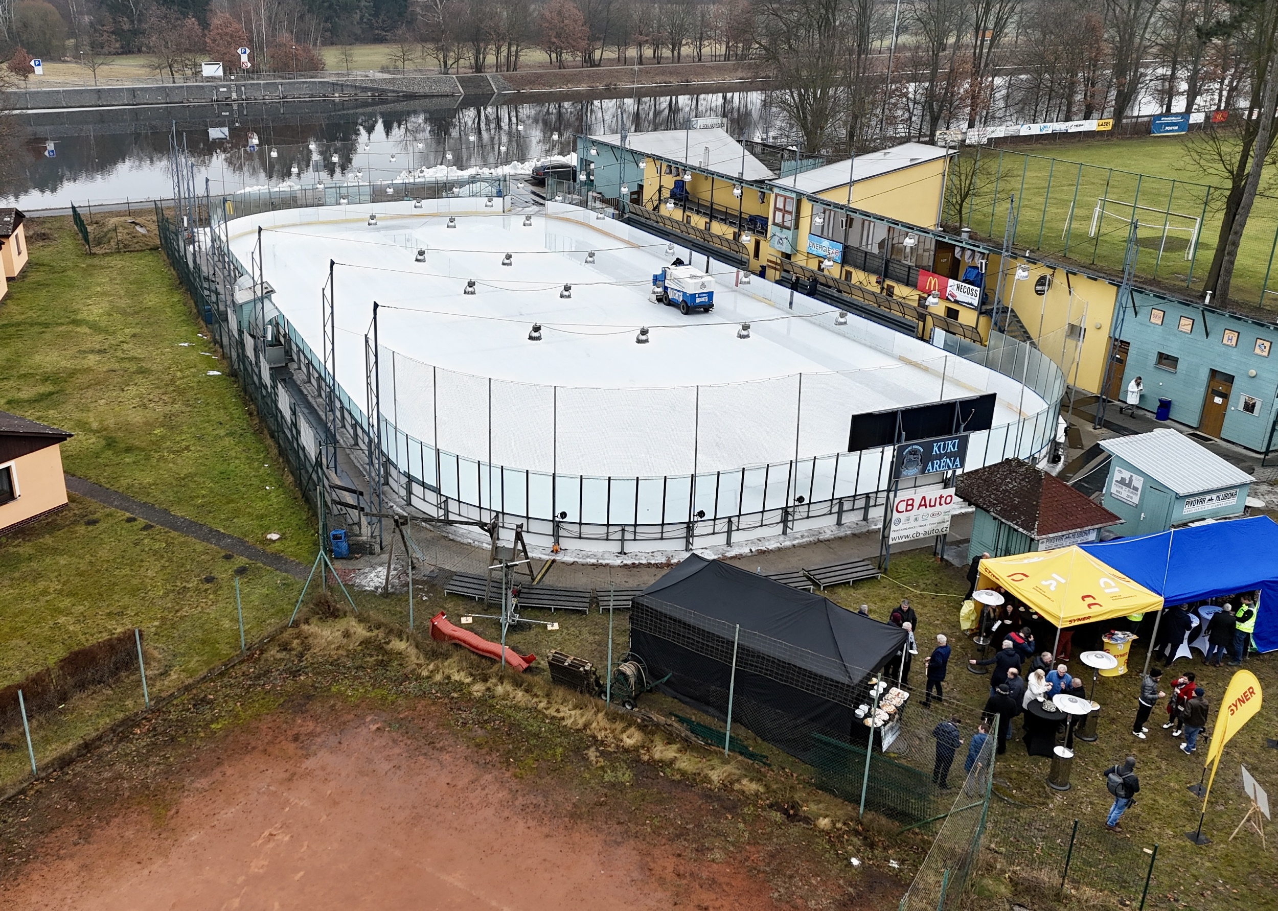Hluboká nad Vltavou zahajuje výstavbu nového zimního stadionu