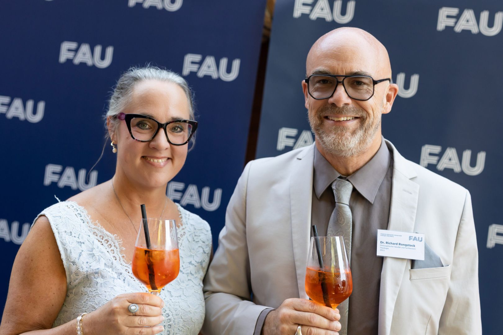 Alumni im Mittelpunkt: Erfolge feiern – Generationen verbinden.