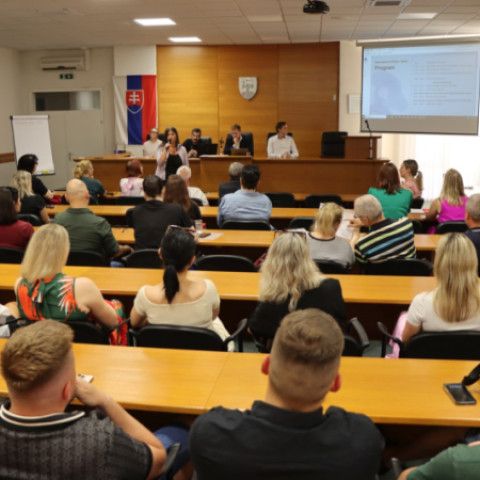 Rodičia sa zapojili do diskusie o budúcnosti škôlok v Senici