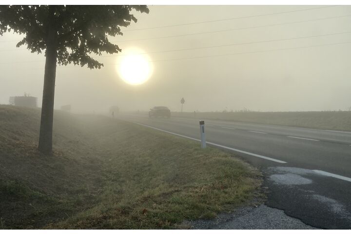 ÖAMTC Fahrtechnik warnt: Herbst bringt wieder rutschige Straßen und Nebel