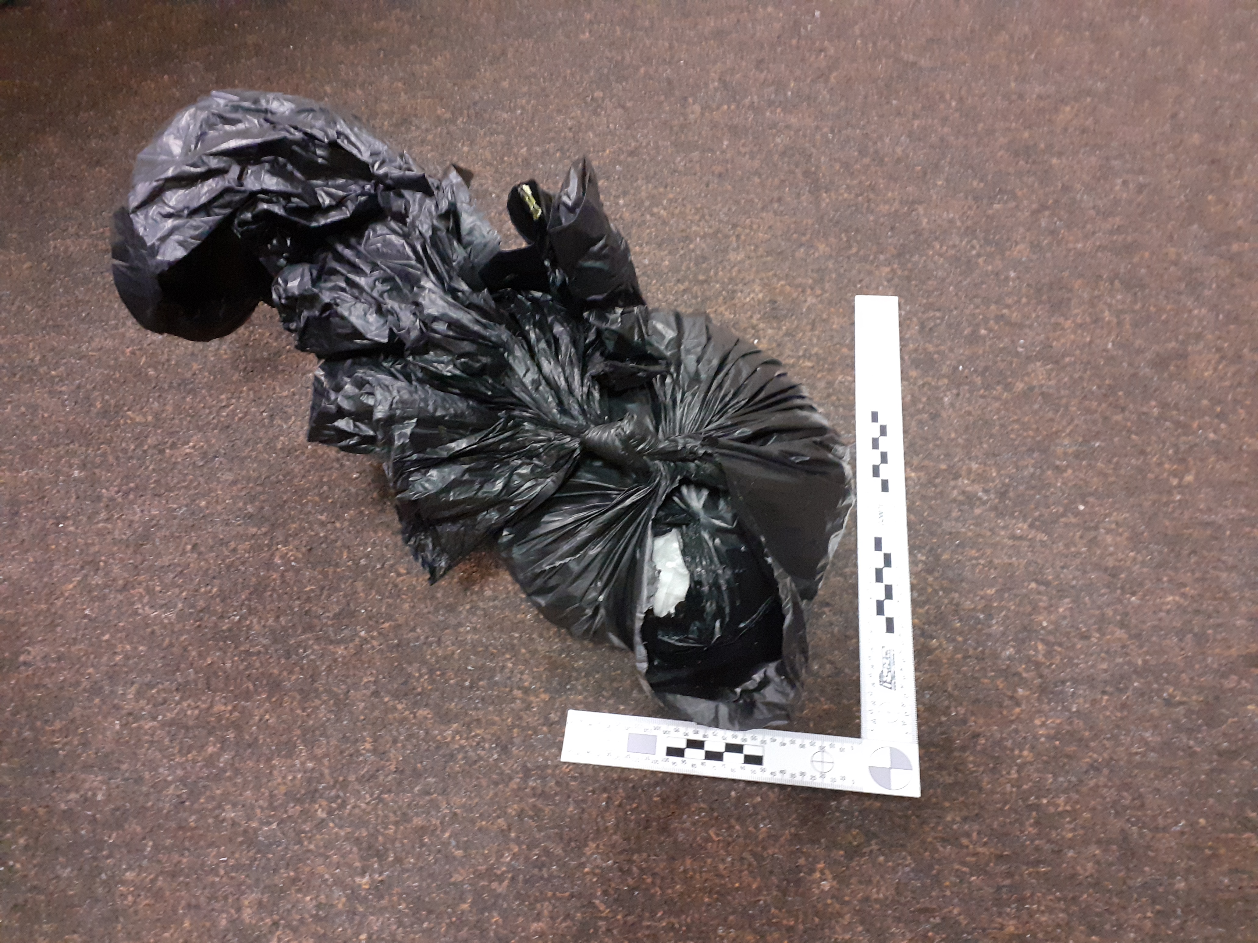 Kontrola vozidla v příhraničí odhalila téměř kilogram látky zneužívané k výrobě pervitinu – společná tisková zpráva CÚ v Liberci a KŘP Libereckého kraje