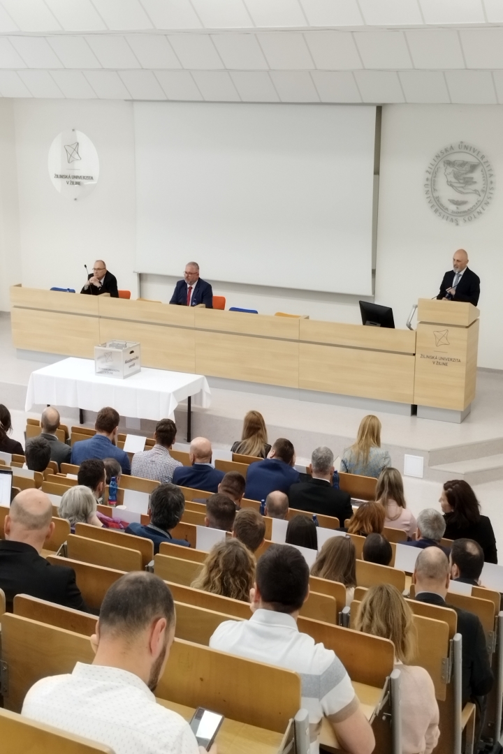 Voľba kandidáta na rektora UNIZA je ukončená