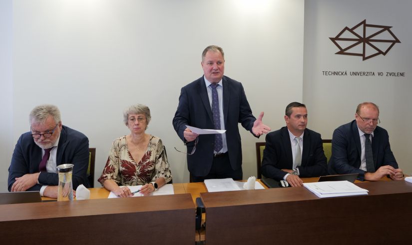 Vedecká rada TUZVO rokovala o vedeckovýskumnej činnosti, vonkajších vzťahoch a projektoch univerzity