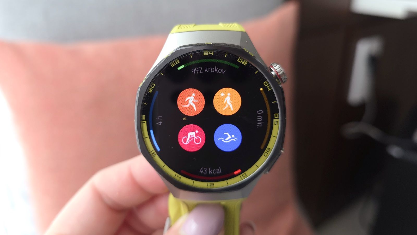 Recenzia Huawei Watch GT 7 Pro: Titán, zafír a dva týždne bez nabíjačky
