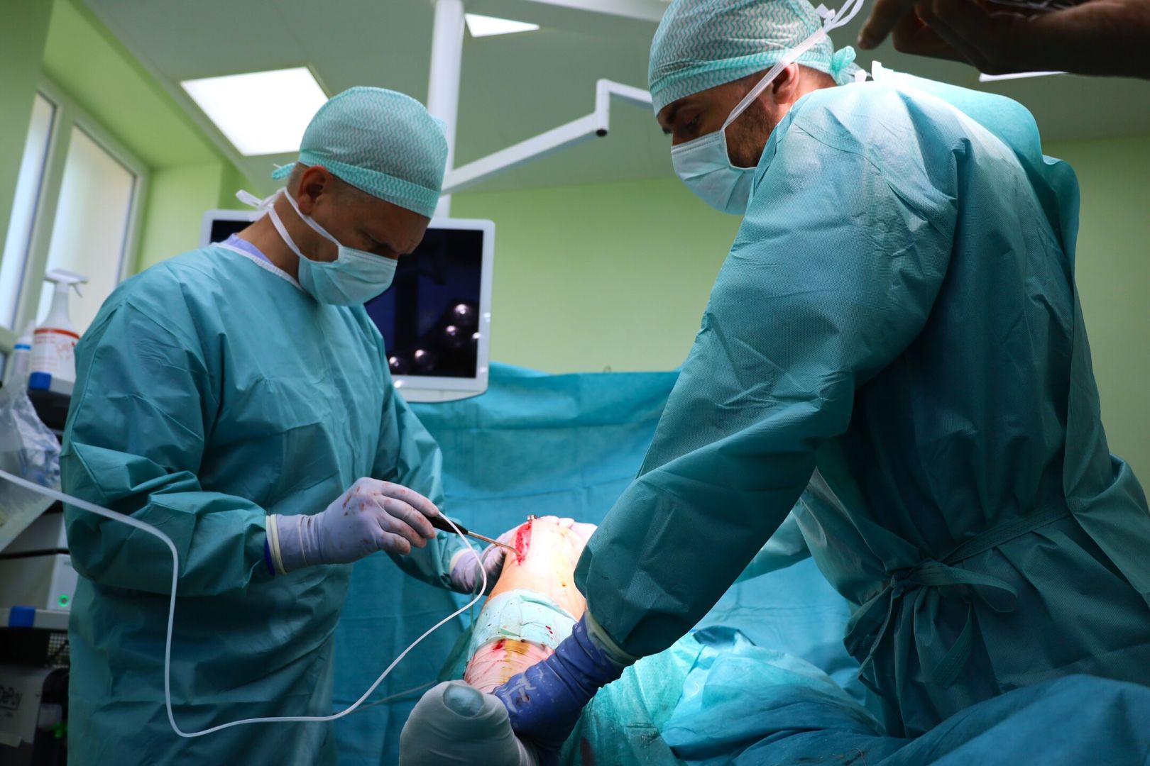Žilinská ortopédia využíva pri operáciách inovatívnu biologickú metódu
