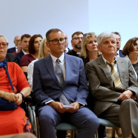 Slávnostné zastupiteľstvo vzdalo poctu Jánovi Petrovi a Miloslavovi Chomovi