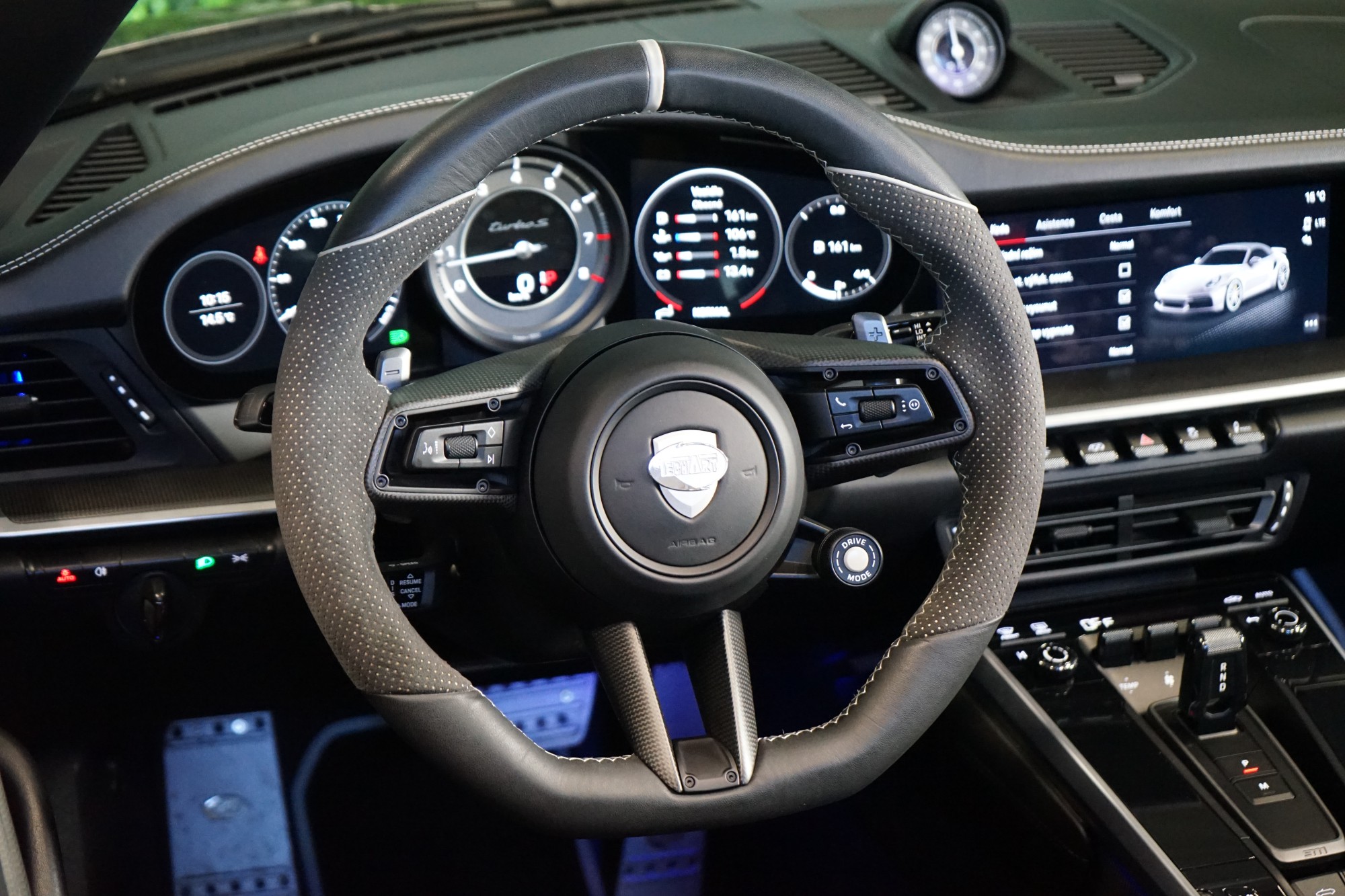 Porsche 911 Turbo S (992) od TechArt: Když brutální rychlost nestačí