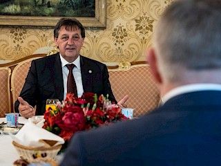 Predseda vlády SR Robert Fico sa stretol s ministrom obrany Srbska Bratislavom Gašićom