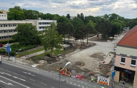 Dobrá správa pre vodičov v Dunajskej Strede: prvá etapa rekonštrukcie Námestia sv. Štefana je ukončená
