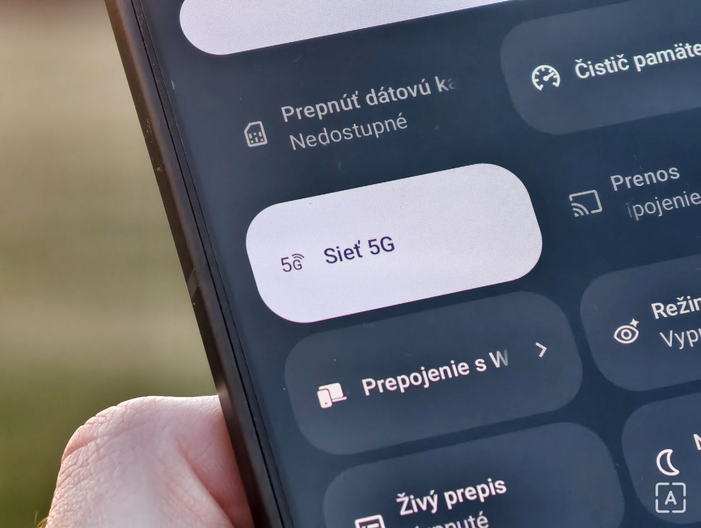 Už žiadne odpojenie od sveta: Ako správne nastaviť mobilné dáta a roaming na Androide?