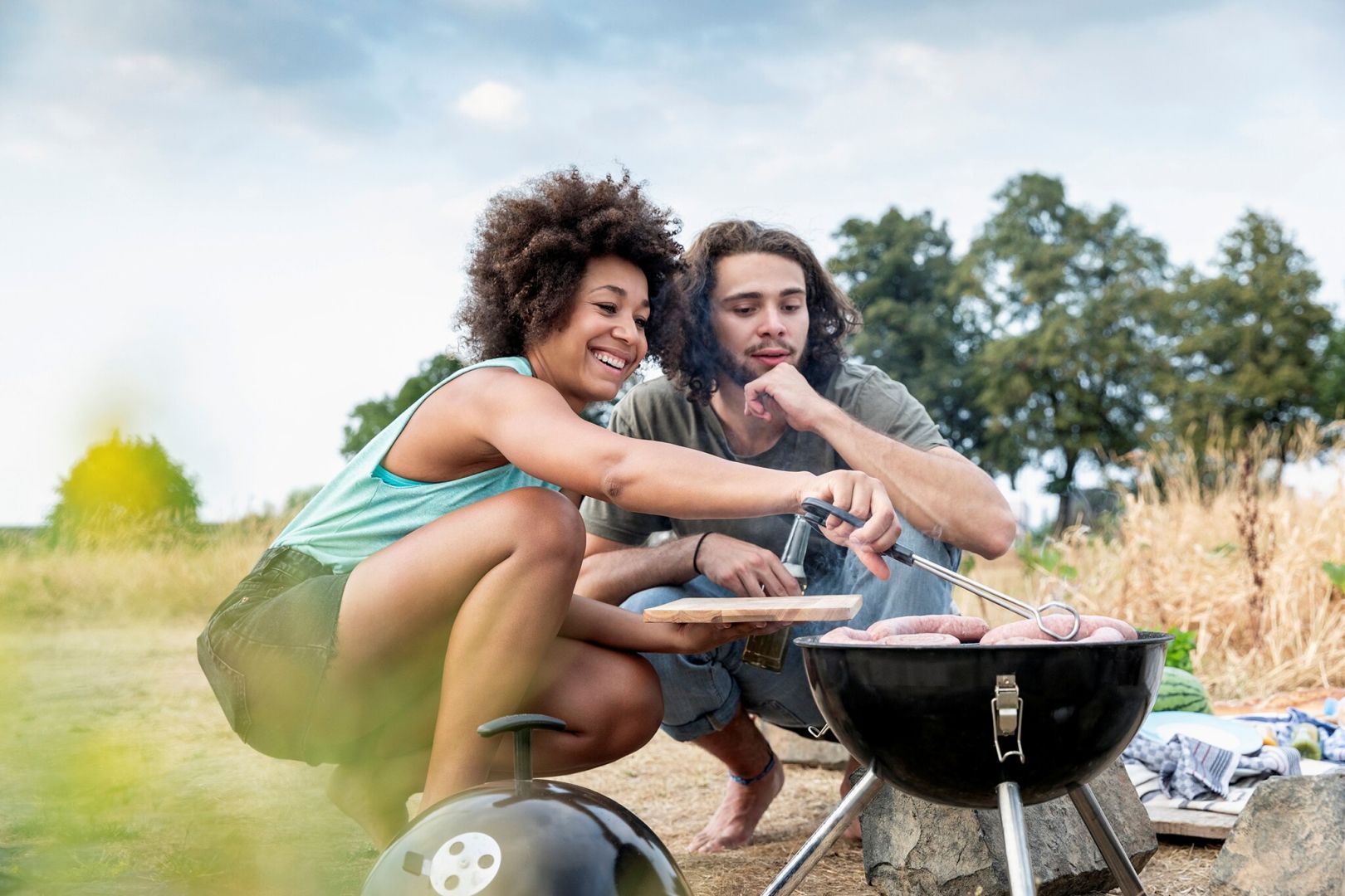 Grillen, Rauchen, Auspuff­rohre – Funken können Feuer entfachen