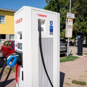 Nové nabíjacie stanice pre elektromobily budú v prevádzke od 1. augusta