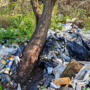 Tri vlečky odpadu na Guláške