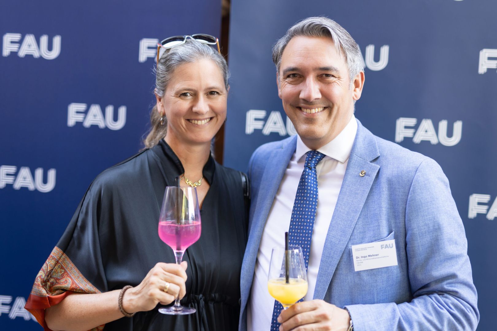 Alumni im Mittelpunkt: Erfolge feiern – Generationen verbinden.