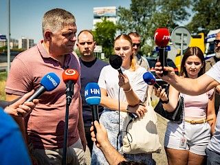 Robert Fico o ľuďoch pracujúcich vo vysokých teplotách: Robiť v týchto podmienkach je niekedy na hranici hrdinstva