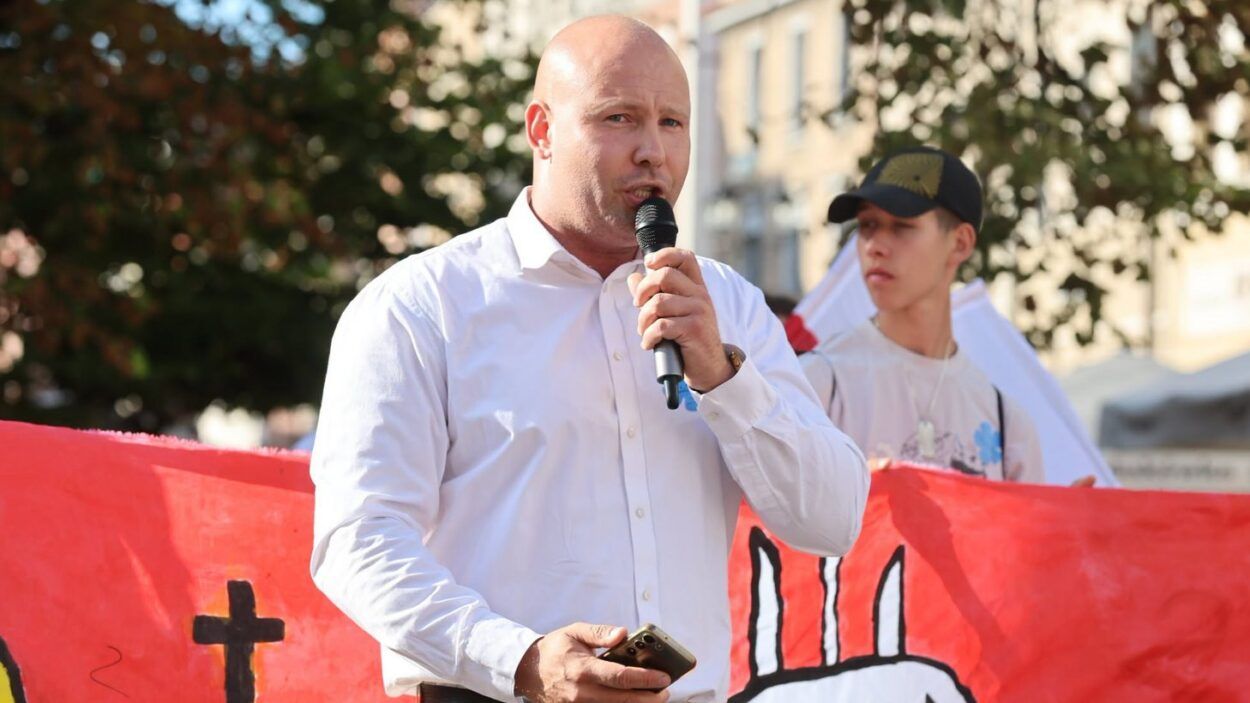 Łuck – miasto partnerskie Torunia – honoruje ludzi i formacje odpowiedzialne za ludobójstwo Polaków