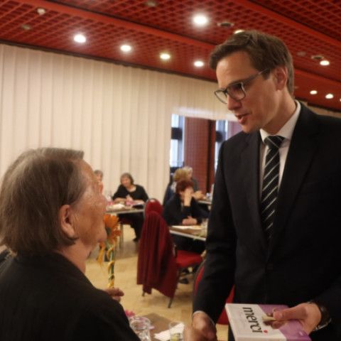 Mesto Senica s úctou privítalo svojich tohtoročných jubilantov