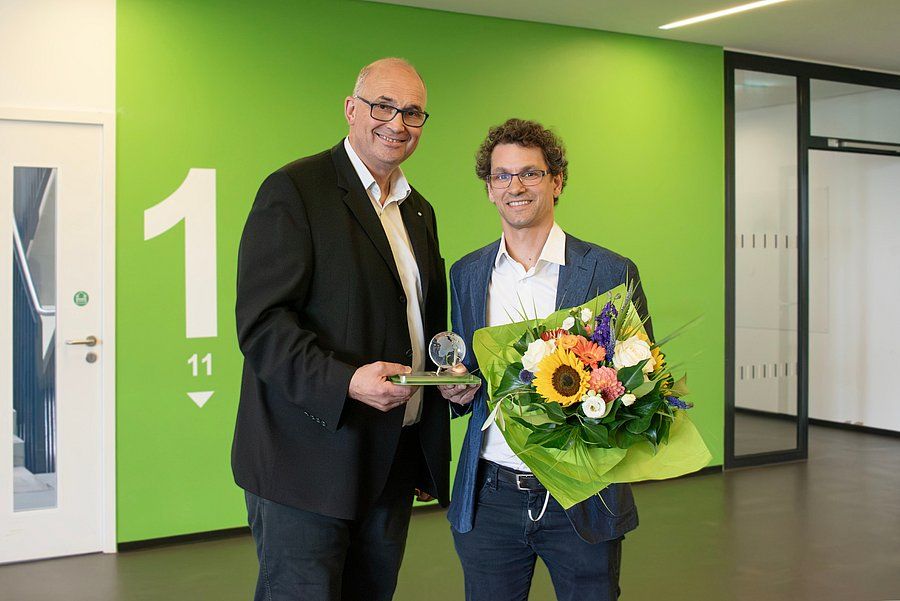 Bergische Universität zeichnet Daniel Neumaier mit dem Weltlöwen aus