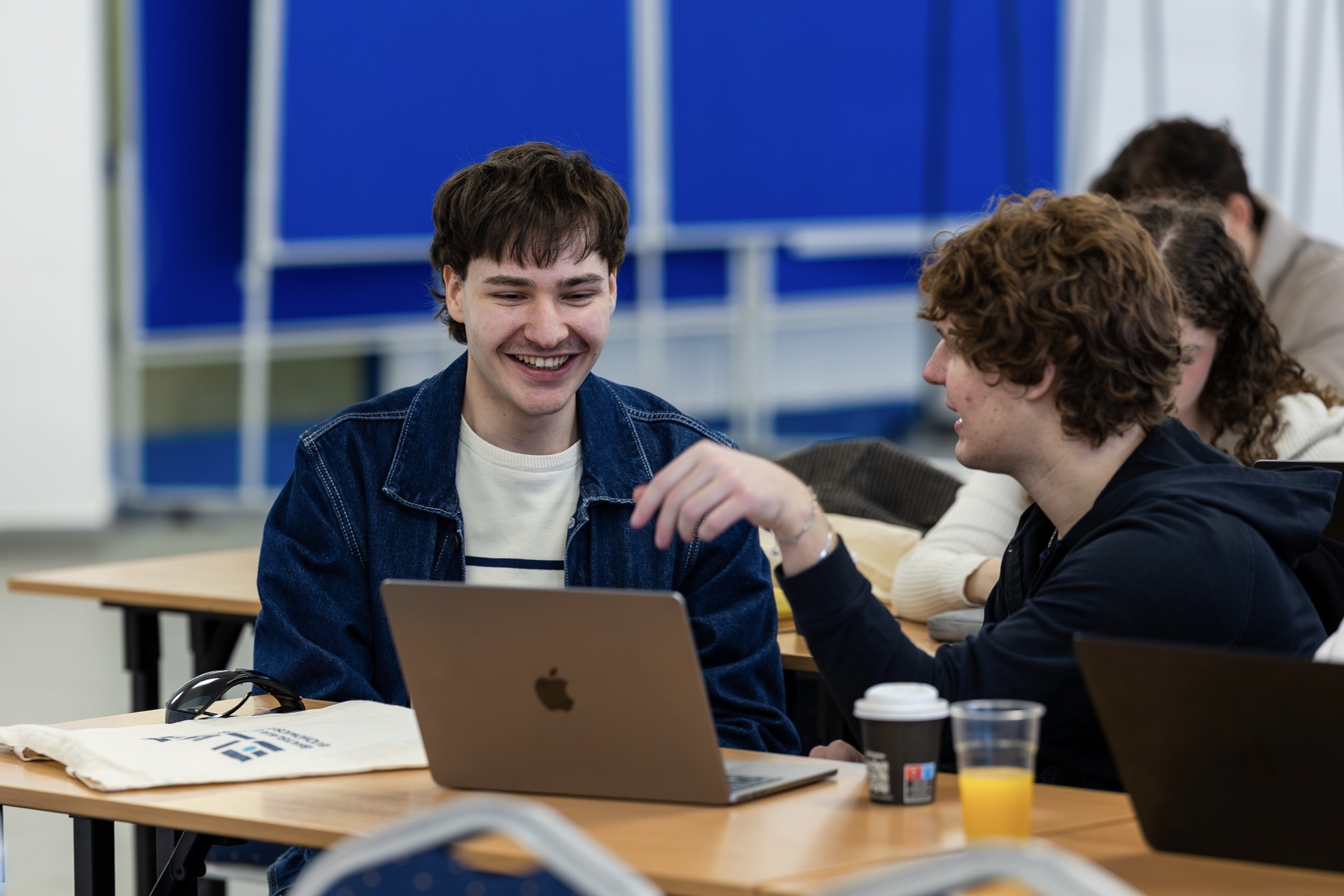 Projekt Central Europe Connect už po pätnásty raz prepája študentov ekonomických univerzít z Bratislavy, Viedne a Varšavy