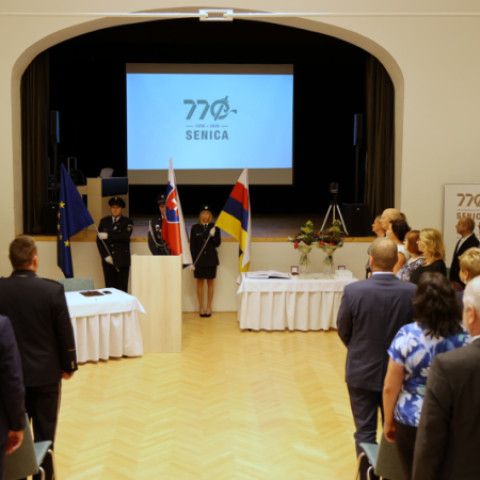 Slávnostné zastupiteľstvo vzdalo poctu Jánovi Petrovi a Miloslavovi Chomovi