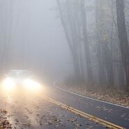 ÖAMTC Fahrtechnik warnt: Herbst bringt wieder rutschige Straßen und Nebel