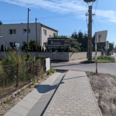 V Čáčove dokončili opravu chodníka