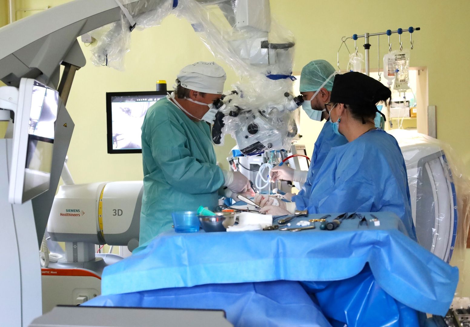 Unikátne 3D C-rameno zvyšuje presnosť neurochirurgických operácií